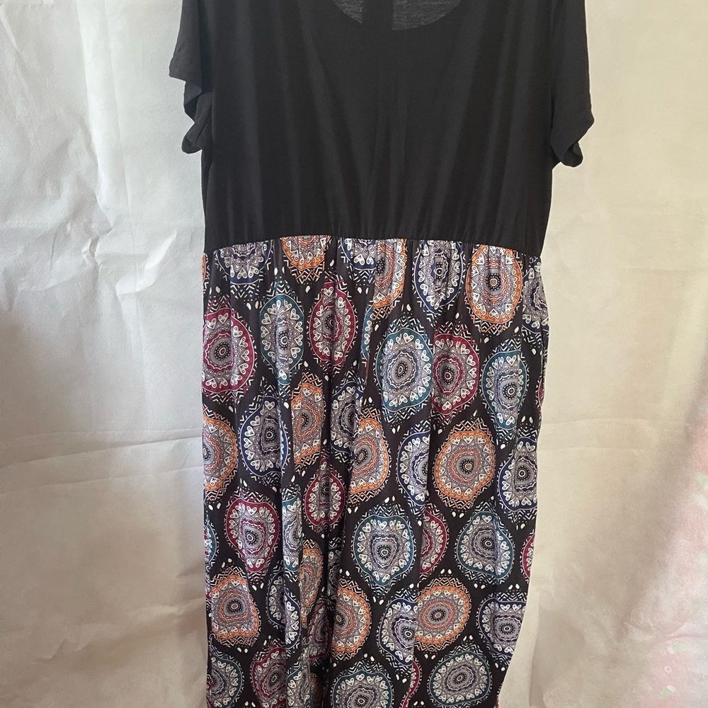 Chic Black and Multicolor Paisley Maxi Dress